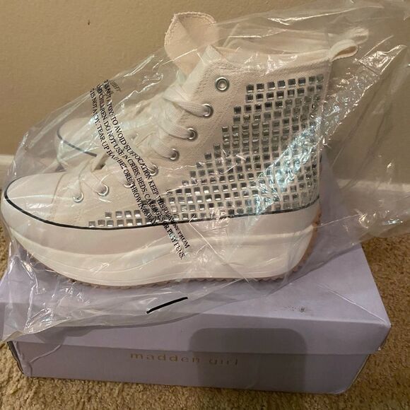 Madden Girl Winona  - Picture 5 of 6